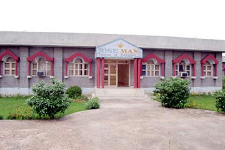 Rise Max College of Education campus in Faridabad, Haryana, India — photo 2