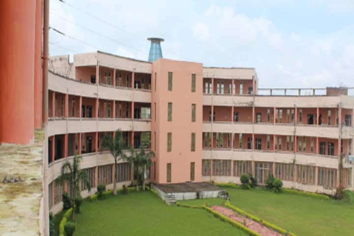 Surabhi College of Pharmacy campus in Bhopal, Madhya Pradesh, India — photo 1