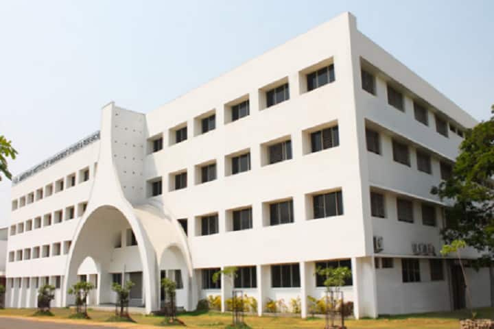 Dr Ambedkar Institute of Management and Research, Nagpur campus in Nagpur, Maharashtra, India