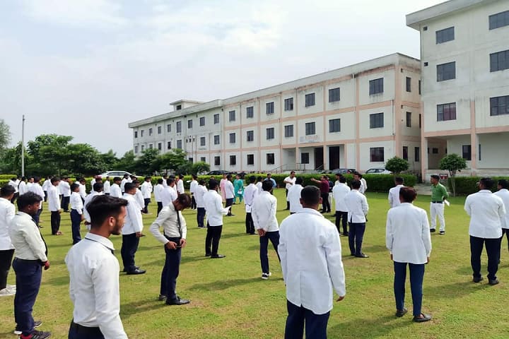 Steller Institute of Pharmacy campus in Bareilly, Uttar Pradesh, India — photo 1