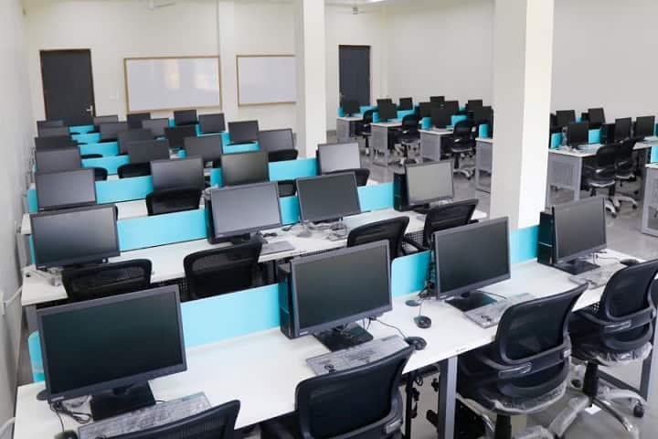 Graphic Era Hill University campus in Haldwani, Uttarakhand, India — photo 4