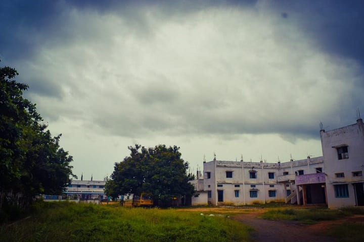 Saastra College of Pharmaceutical Education and Research campus in Varigonda, Andhra Pradesh, India — photo 1
