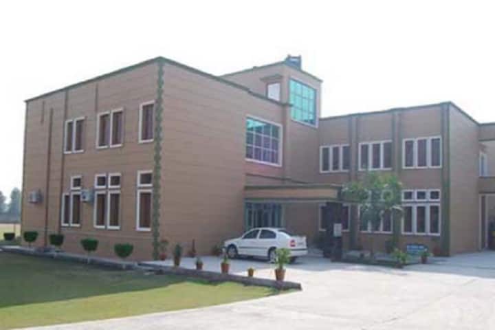 Rao Mohar Singh College of Education campus in Gurgaon, Haryana, India — photo 1