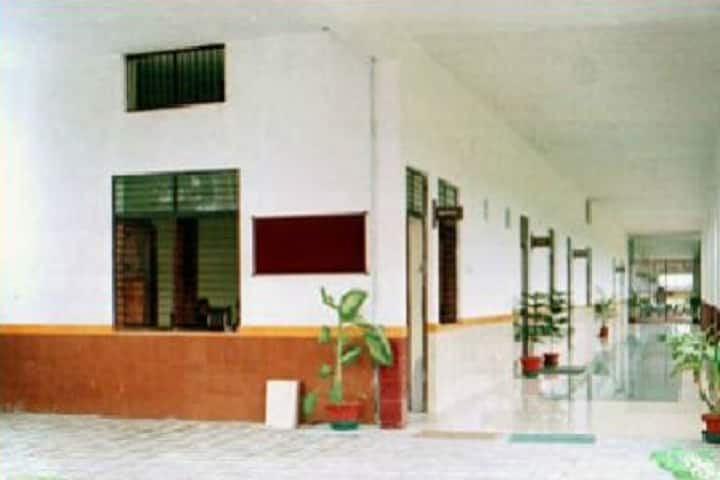 Sarla Dwivedi Mahavidyalaya campus in Kanpur Dehat, Uttar Pradesh, India — photo 1