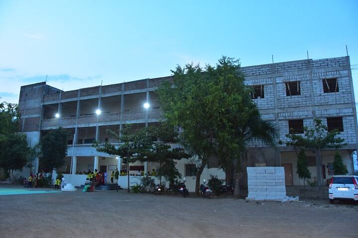 Shri Sai Mahavidyalaya campus in Kannad, Maharashtra, India — photo 1