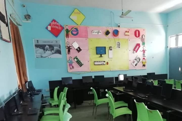 Shrikanwartara Science and Commerce College campus in Mandleshwar, Madhya Pradesh, India — photo 1