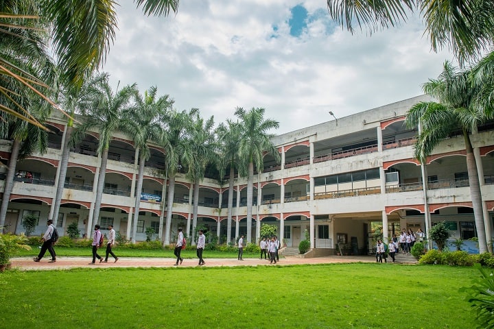 Shri Balaji Shikshan Prasarak Mandal's B Pharmacy College campus in Beed, Maharashtra, India — photo 2