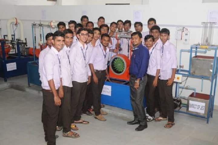 Vidhyadeep Institute of Engineering and Technology campus in Surat, Gujarat, India — photo 2