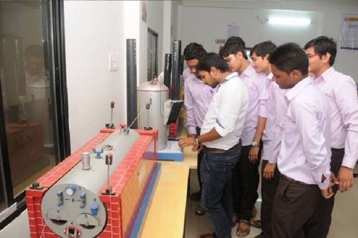 Vidhyadeep Institute of Engineering and Technology campus in Surat, Gujarat, India — photo 5