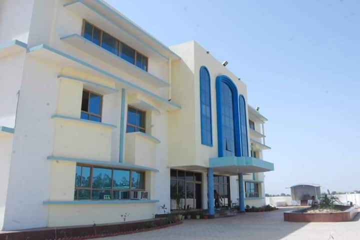 Shri Krishna Teachers Training College campus in Kota, Rajasthan, India — photo 2