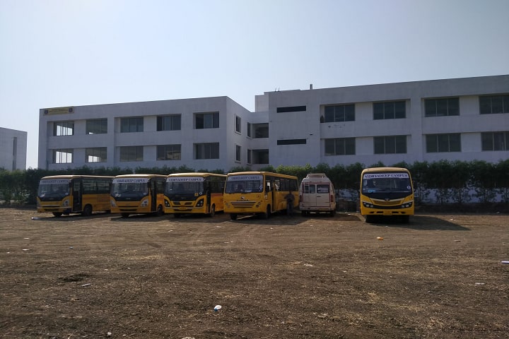 Vidhyadeep Institute of Nursing campus in Surat, Gujarat, India — photo 2