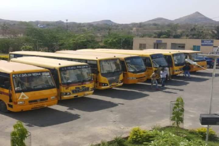 Vidhyadeep Institute of Nursing campus in Surat, Gujarat, India — photo 3