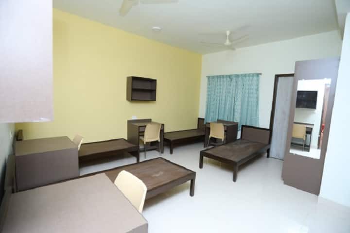 Vidhyadeep Institute of Law campus in Surat, Gujarat, India — photo 6