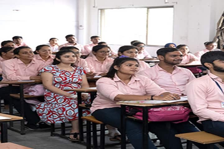 Vidhyadeep University campus in Surat, Gujarat, India — photo 3