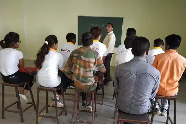 Rudrapur College of Management and Technology campus in Rudrapur, Uttarakhand, India — photo 2