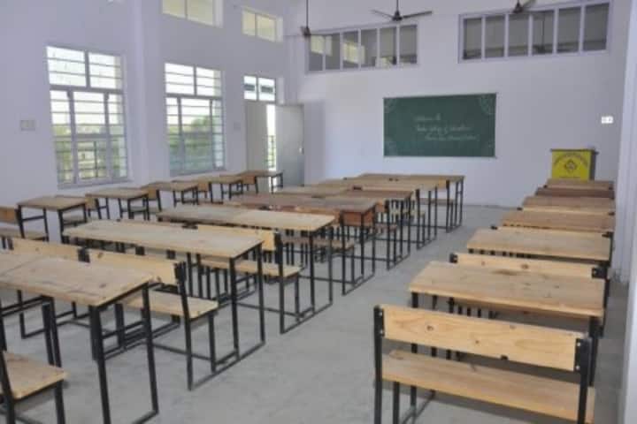 Varda College of Education campus in Neem Ka Thana, Rajasthan, India — photo 2