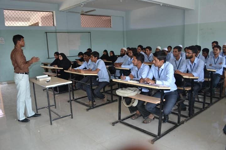 Royal College of Pharmaceutical Education and Research campus in Malegaon, Maharashtra, India — photo 2
