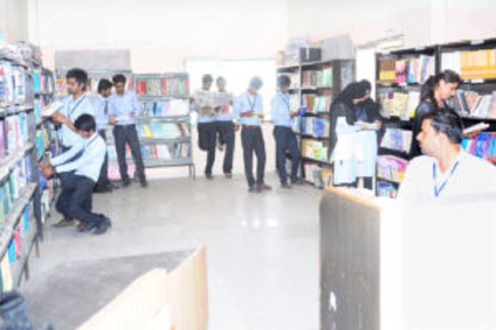 Royal College of Pharmaceutical Education and Research campus in Malegaon, Maharashtra, India — photo 5