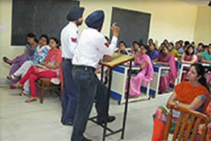 Paradise College of Education campus in Jalandhar, Punjab, India — photo 3