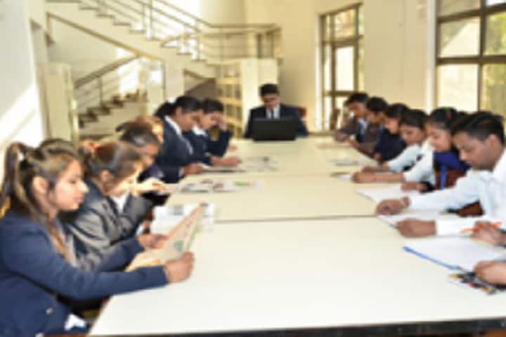 Dr IT School of Business campus in Patiala, Punjab, India — photo 4