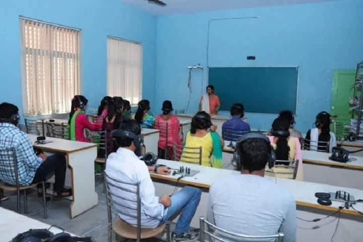 Navyug College for Education campus in Sonipat, Haryana, India — photo 3