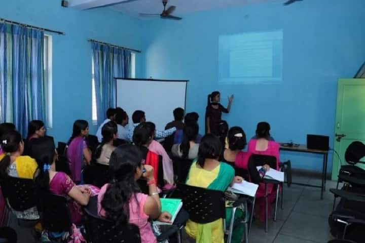 Navyug College for Education campus in Sonipat, Haryana, India — photo 5