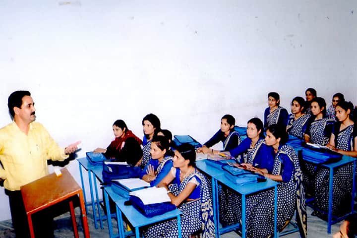 Modern TT Girls College campus in Ramsisar Chhajalniya, Rajasthan, India — photo 3