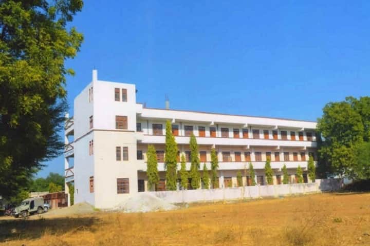 Lokesh Teacher Training College campus in Jaipur, Rajasthan, India — photo 2