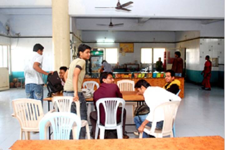 ROFEL Shri GM Bilakhia College of Pharmacy campus in Vapi, Gujarat, India — photo 3
