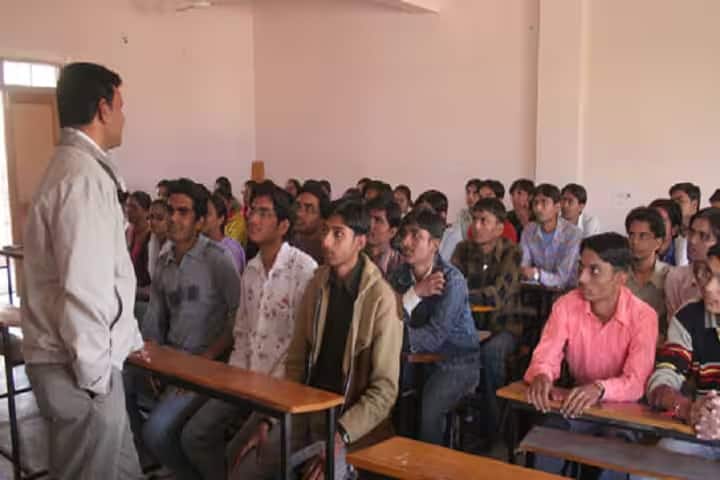 ROFEL Shri GM Bilakhia College of Pharmacy campus in Vapi, Gujarat, India — photo 4
