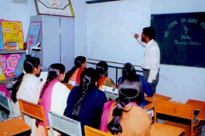 Indian Girls College of Education campus in Jhunjhunu, Rajasthan, India — photo 6