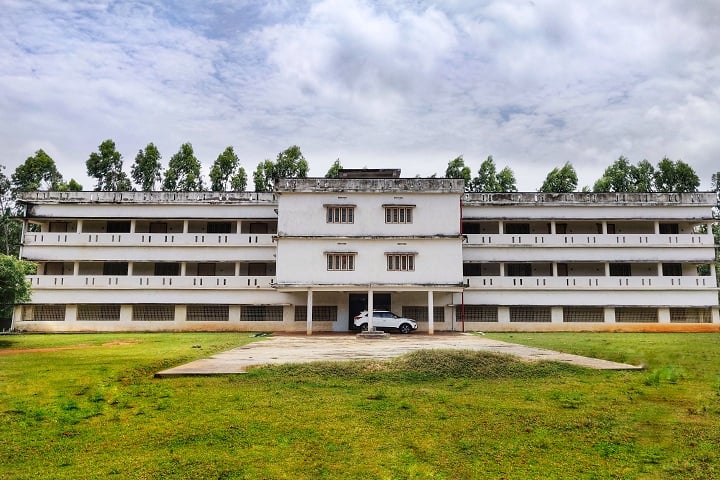 Madhu College of Education campus in Visakhapatnam, Andhra Pradesh, India — photo 1