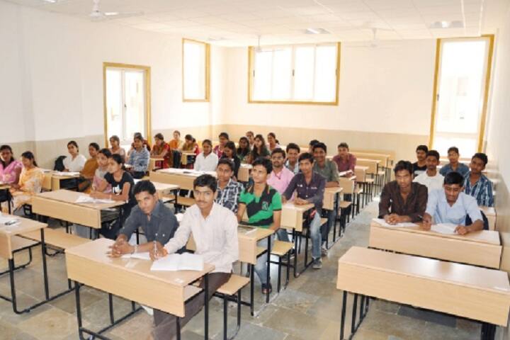 VDF School of Pharmacy campus in Latur, Maharashtra, India — photo 4