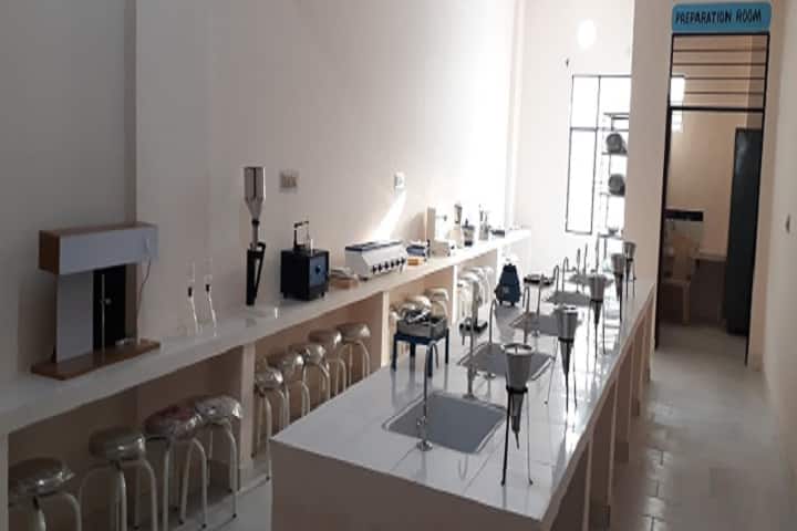 Varun Arjun College of Pharmacy campus in Shahjahanpur, Uttar Pradesh, India — photo 2