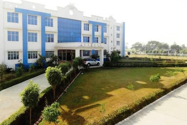 PGS National College of Law campus in Mathura, Uttar Pradesh, India — photo 1