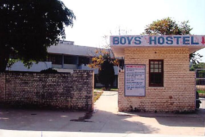 Sri Guru Gobind Singh College of Pharmacy campus in Chandigarh, India — photo 4