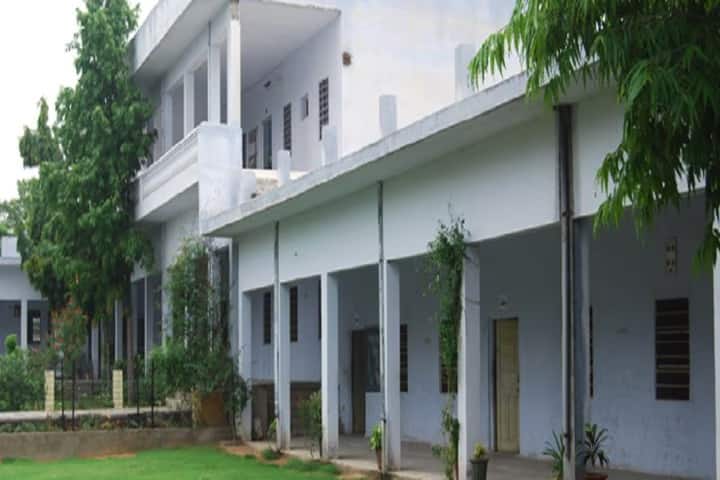 Maharshi Dayanand B Ed College campus in Jaipur, Rajasthan, India — photo 1