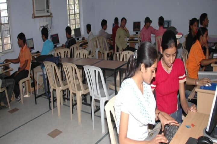 Maharshi Dayanand B Ed College campus in Jaipur, Rajasthan, India — photo 3