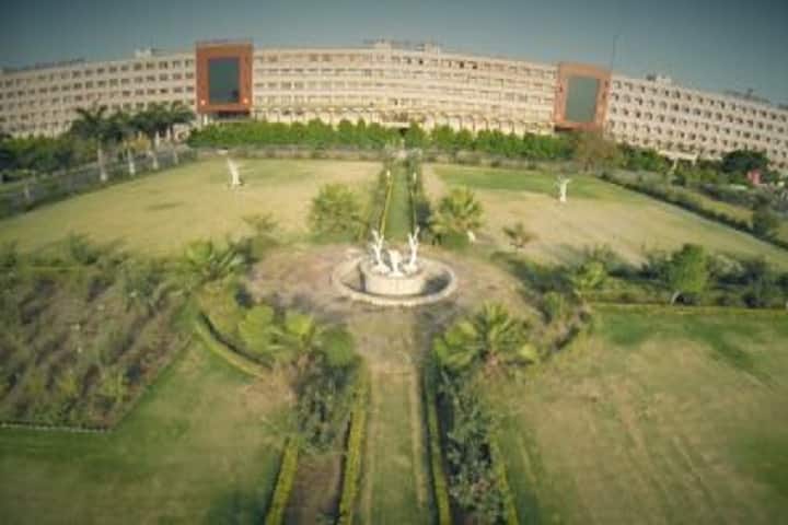 Sri Aurobindo Institute of Pharmacy campus in Indore, Madhya Pradesh, India — photo 1
