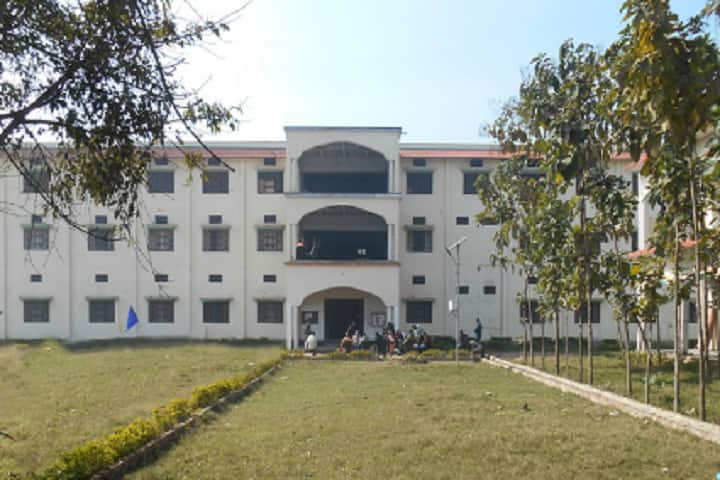 Rishi Ram Naresh College of Pharmacy campus in Mau, Uttar Pradesh, India — photo 1