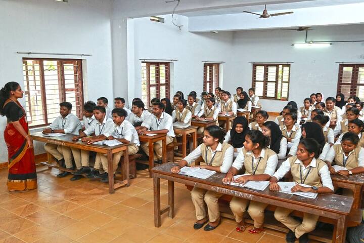 Sree Narayana Guru Memorial College of Pharmacy campus in Thuravoor, Kerala, India — photo 5