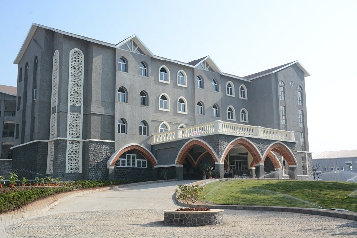 SSPU Pune campus in Pune, Maharashtra, India — photo 2