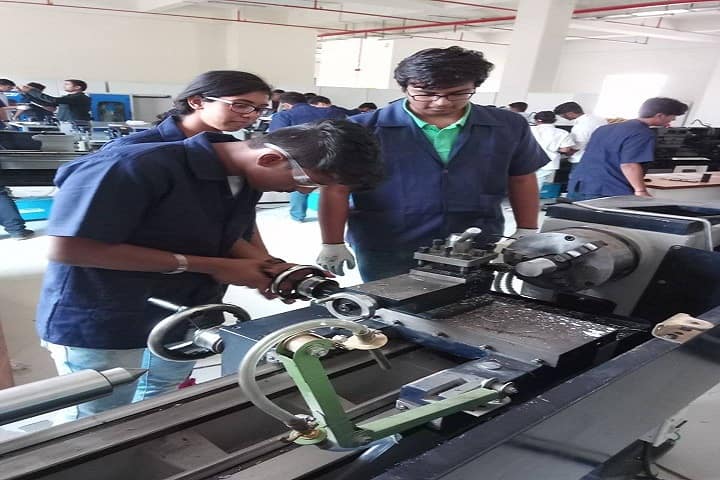 SSPU Pune campus in Pune, Maharashtra, India — photo 6