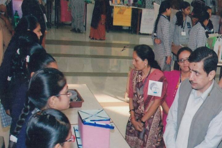 Sadhu Vaswani College for Paramedical Courses campus in Rajkot, Gujarat, India — photo 1