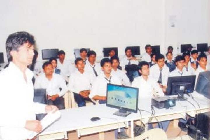Varanasi College of Pharmacy campus in Varanasi, Uttar Pradesh, India — photo 2