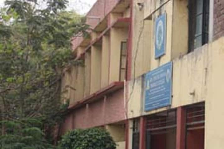 Sou Venutai Chavan Pharmacy College campus in Phaltan, Maharashtra, India — photo 1