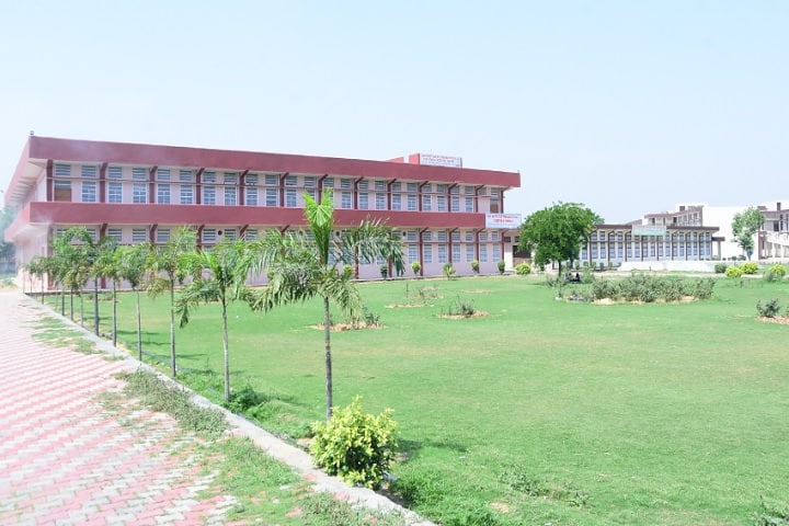 Vaish Institute of Pharmaceutical Education and Research campus in Rohtak, Haryana, India — photo 3