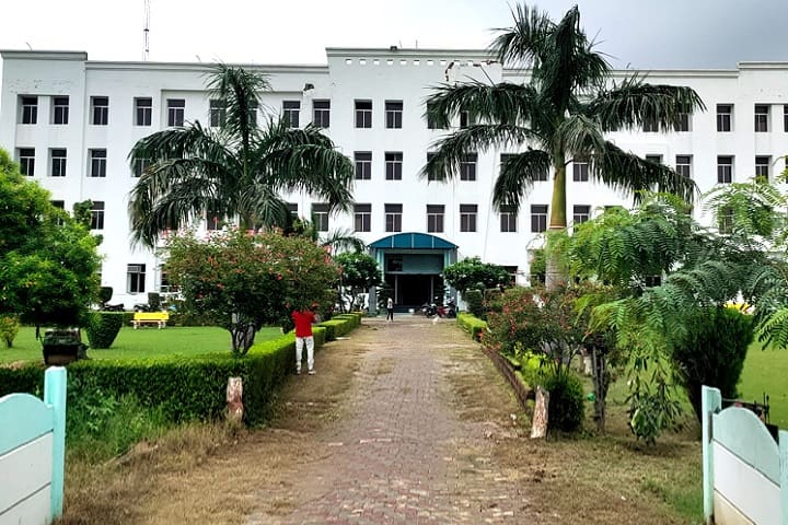 RB College of Pharmacy campus in Agra, Uttar Pradesh, India — photo 1