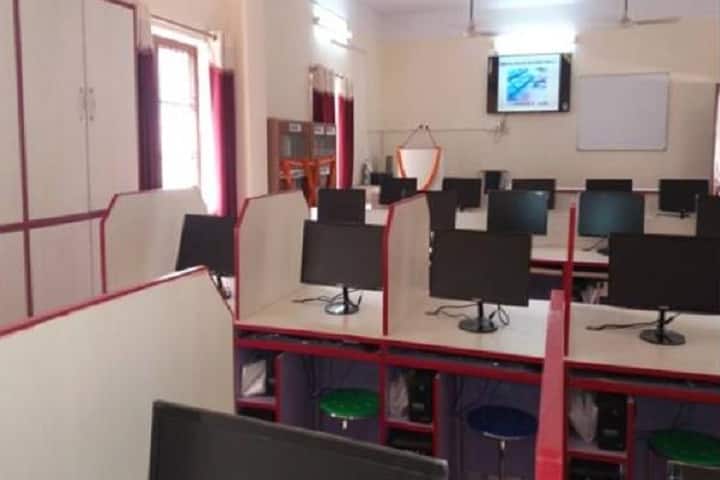 DAV Post Graduate College campus in Varanasi, Uttar Pradesh, India — photo 2