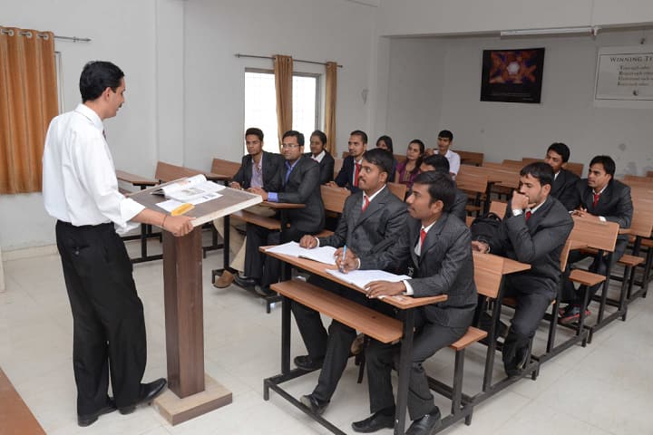 Dr DY Patil Center for Management and Research campus in Pimpri-Chinchwad, Maharashtra, India — photo 3